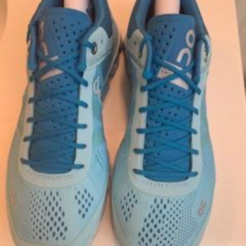 On Running Sneakers - Swiss Technology